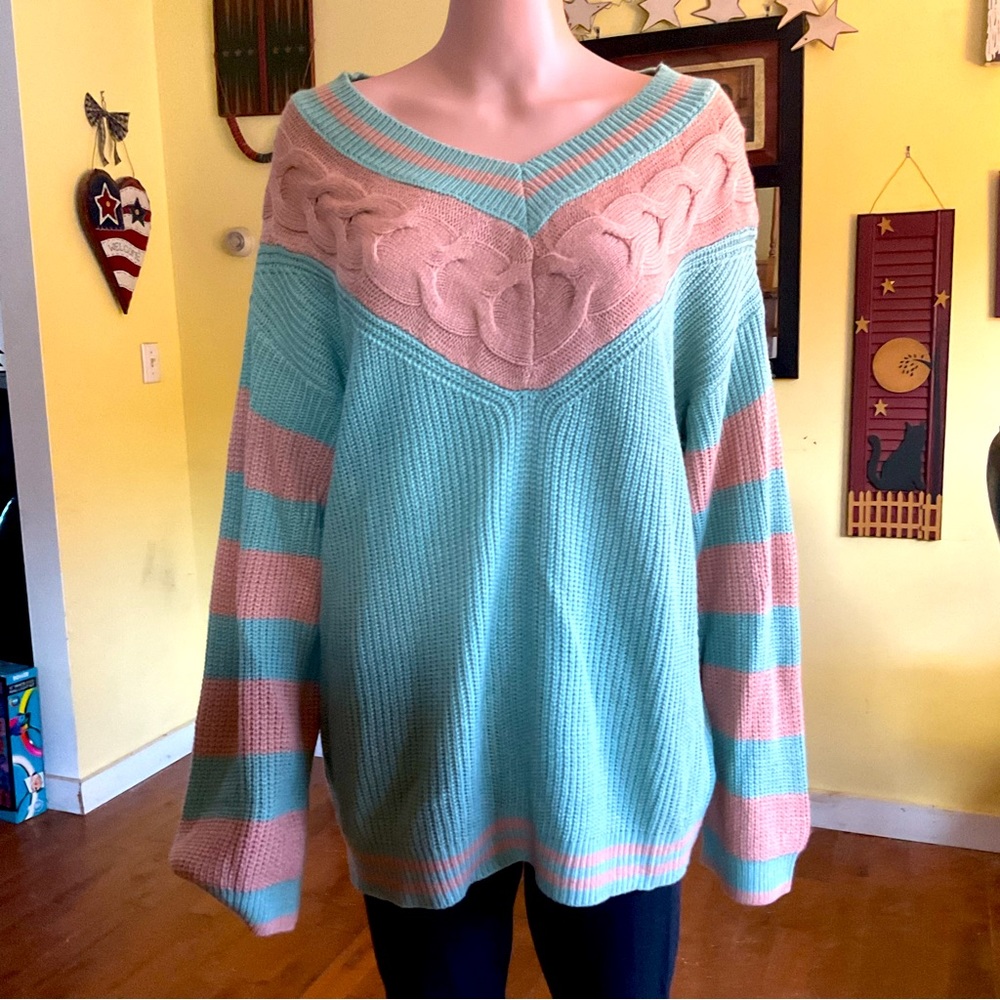 NWT…….GIGIO SUPER SOFT SWEATER/TUNIC.  SIZE MEDIUM